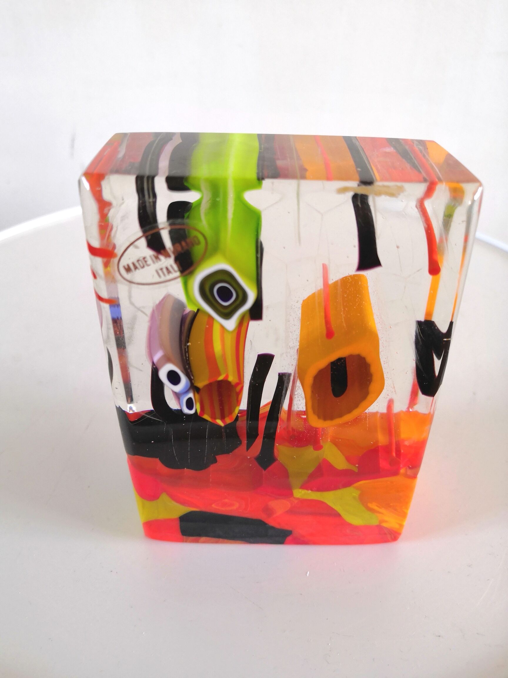 Presse papier en verre de Murano, signé