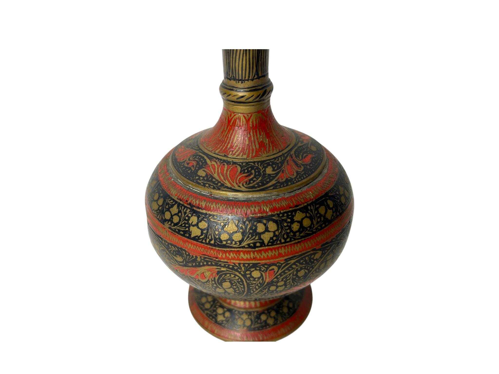 Orient, petit vase en cloisonné début XXème
