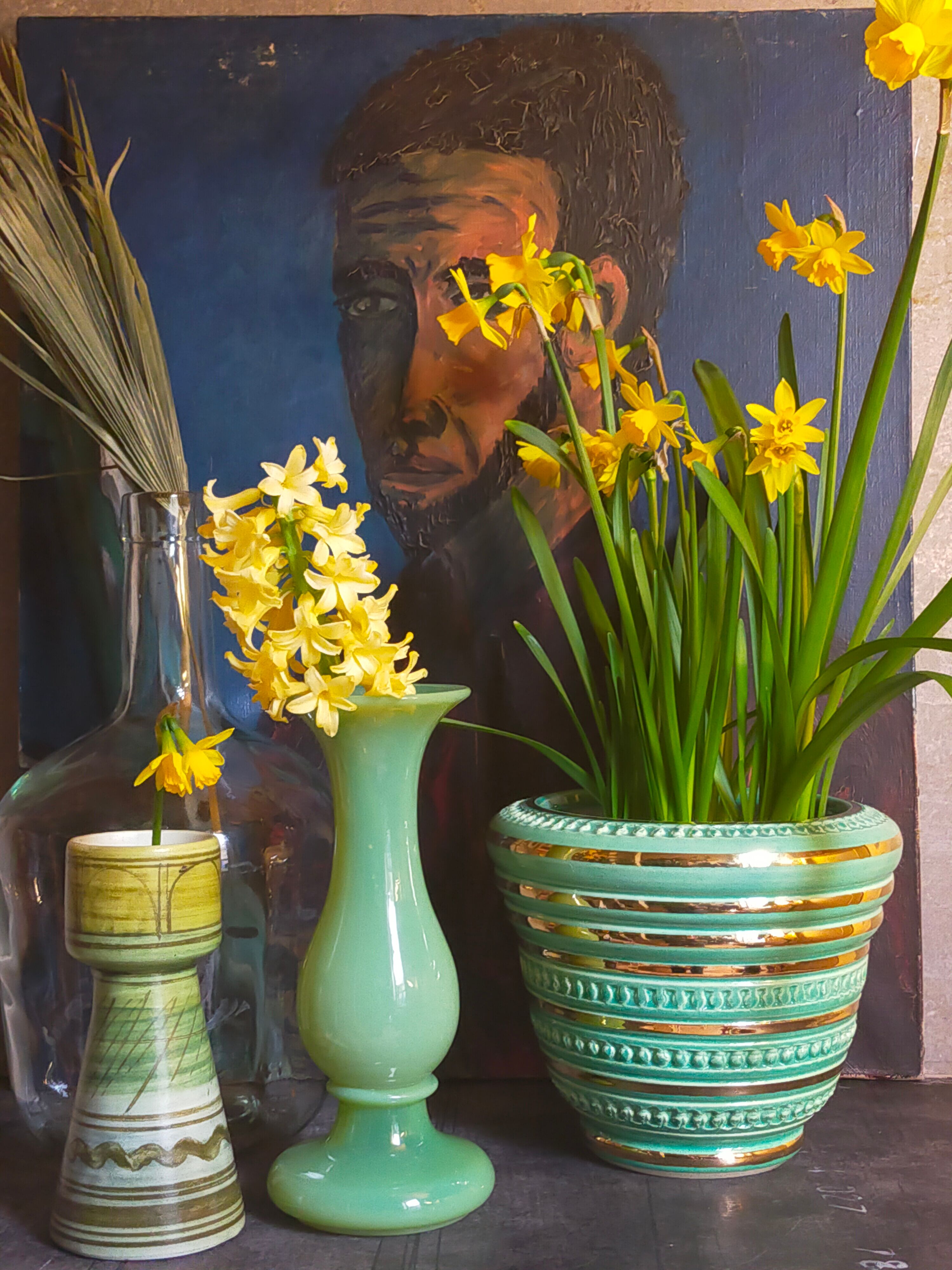 Ceramic pot cover in Art-Deco slurry