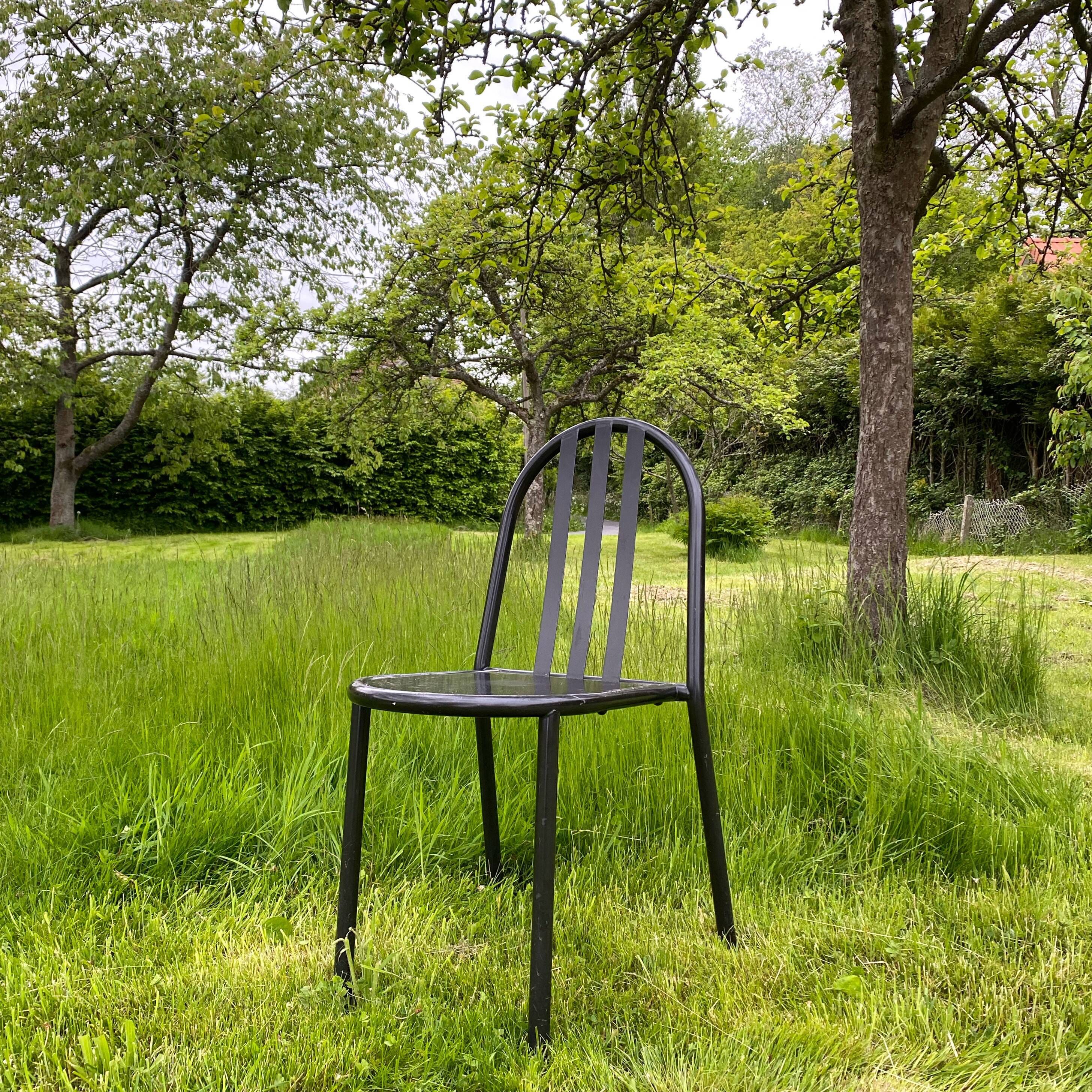 Chaise noire de Robert Mallet Stevens édition Putman années 80