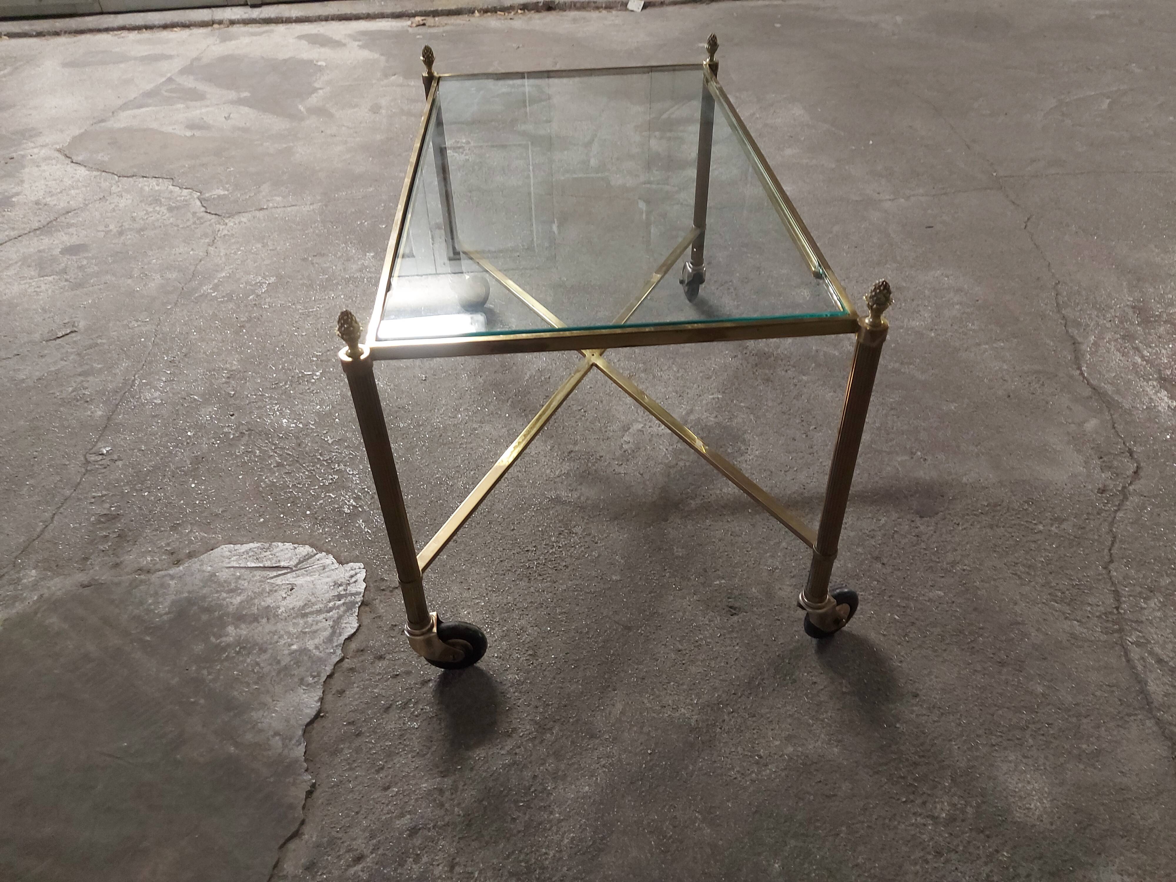 Table basse roulante en bronze doré vintage