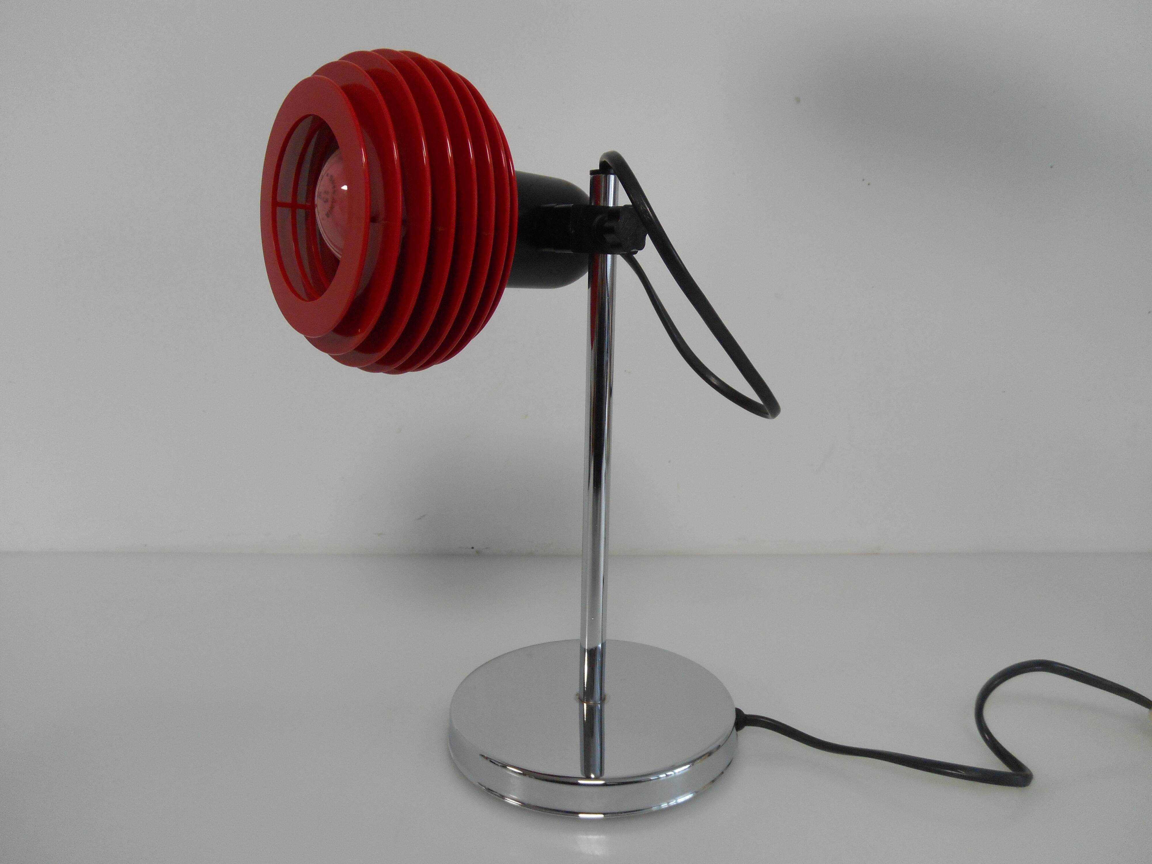 Red vintage design desk lamp