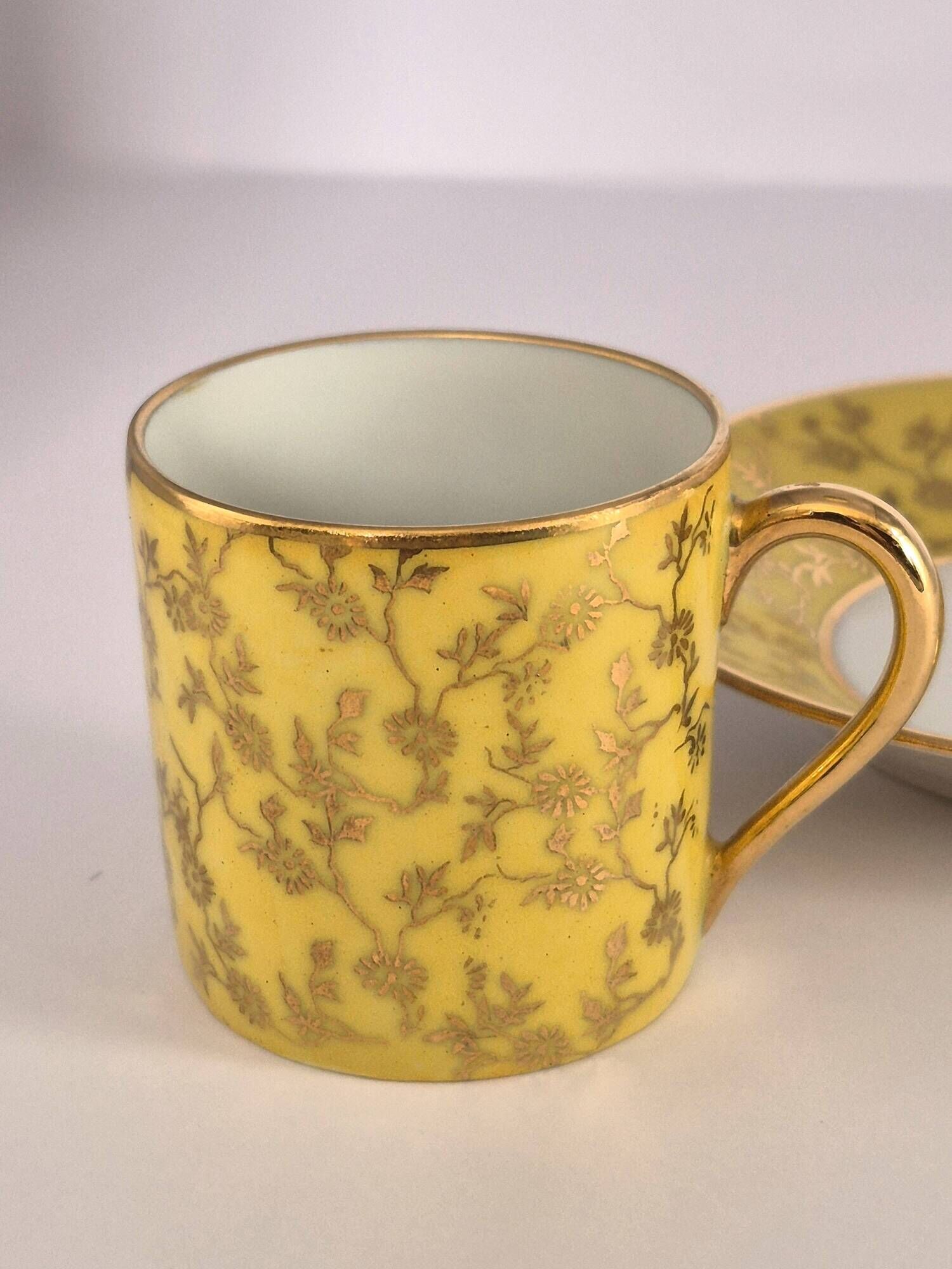 Set of 6 multicoloured moka cups in Limoges fine porcelain.