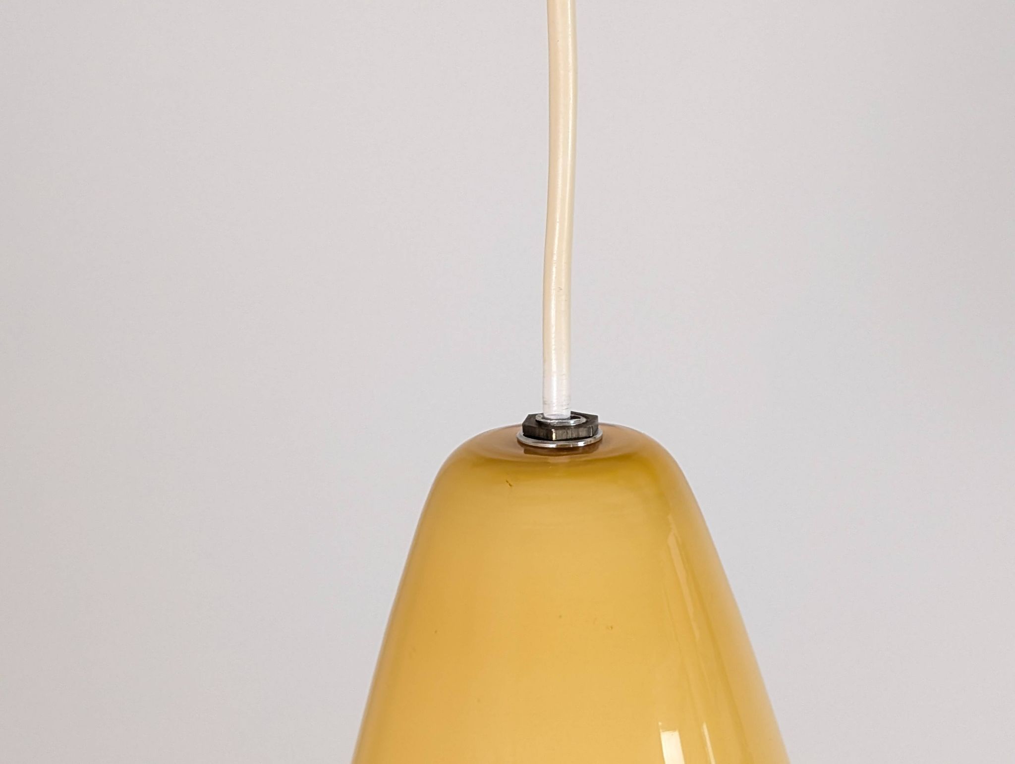 Paire de suspensions opaline
