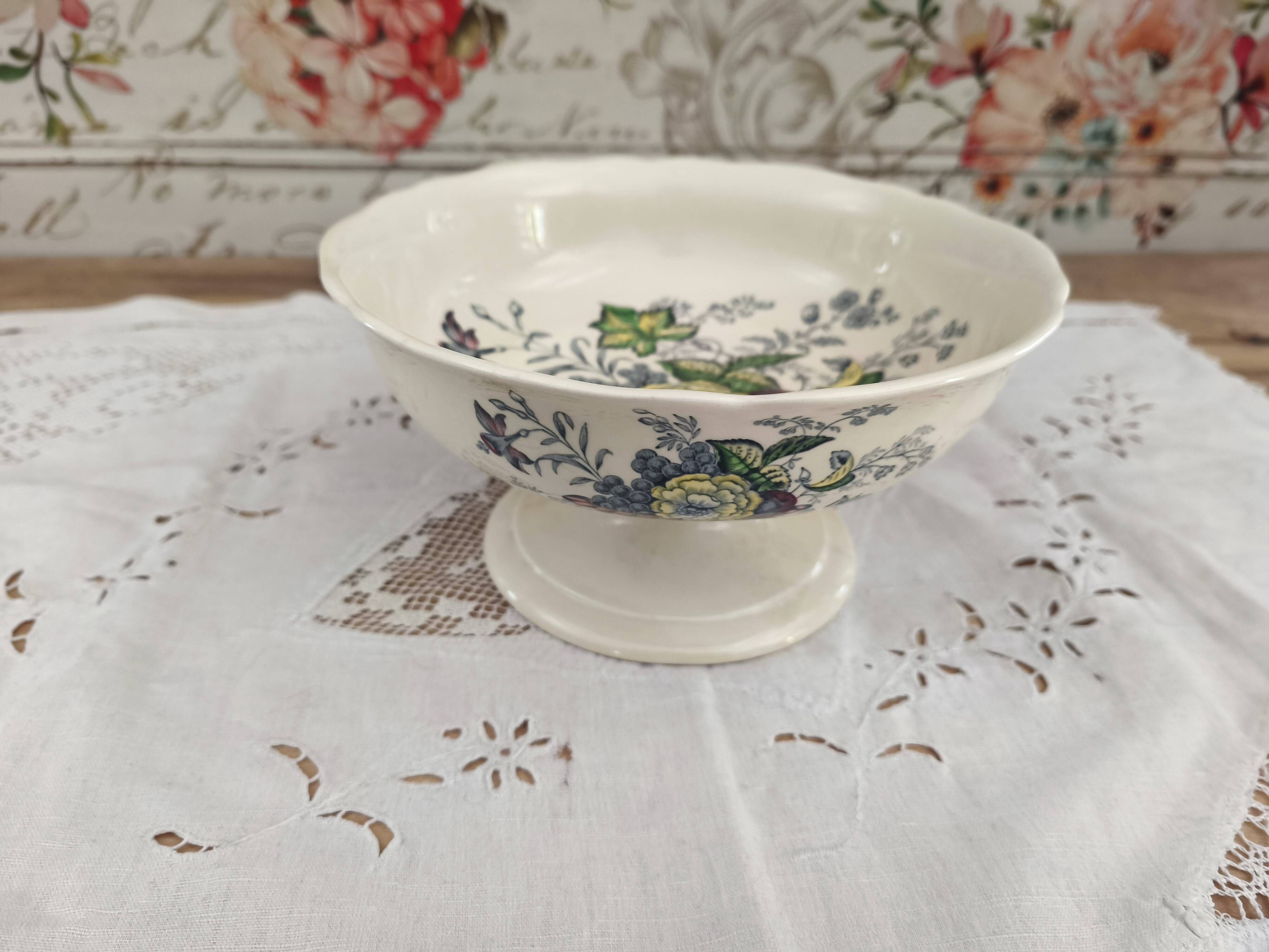 Compote on pedestal Royal Doulton model The Kirkwood
