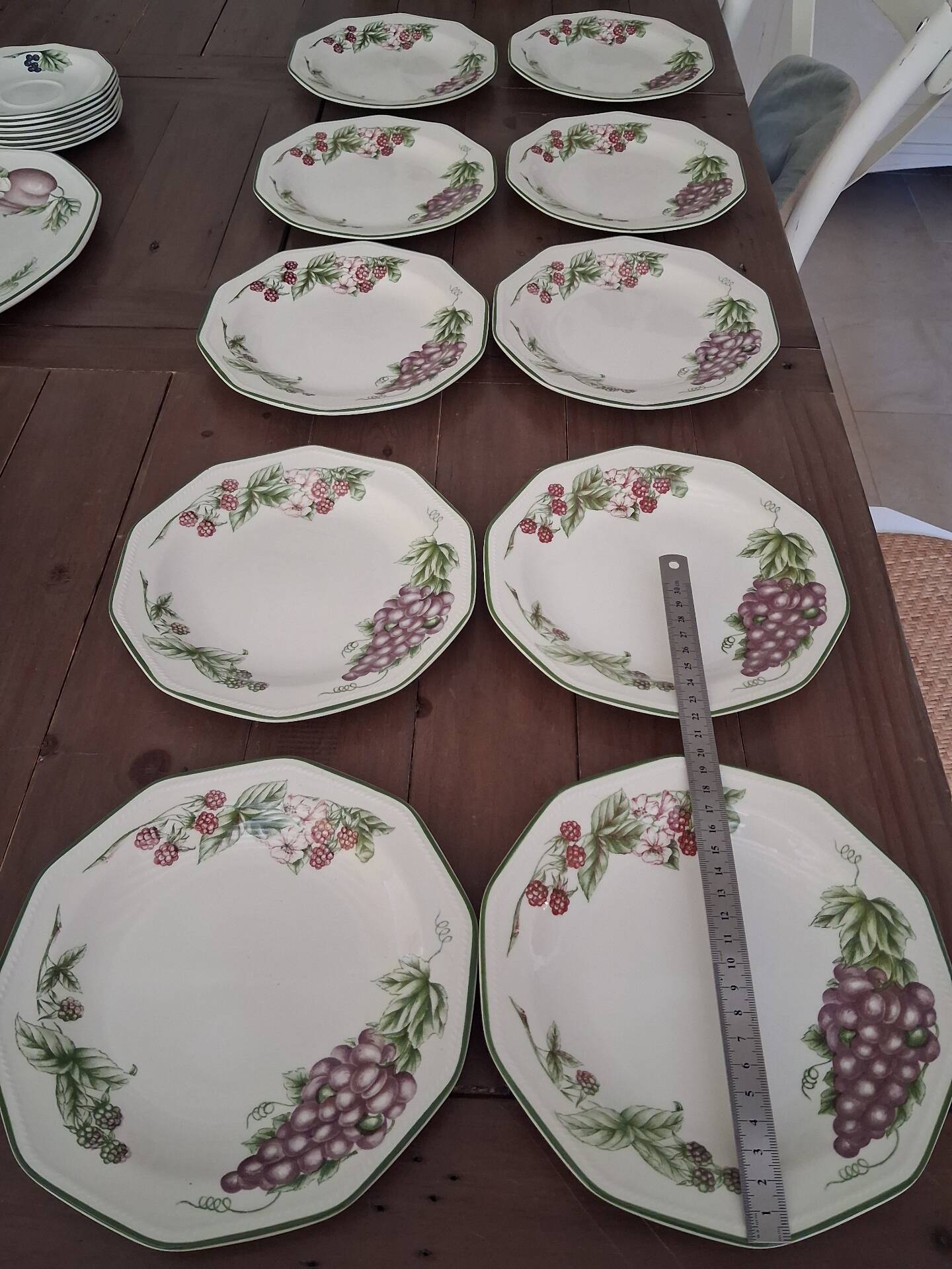 Dessert plates The Chartwell collection Churchill England