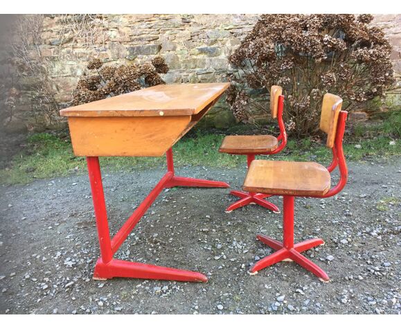 Bureau vintage enfant 2 places bois et métal avec ses 2 chaises.