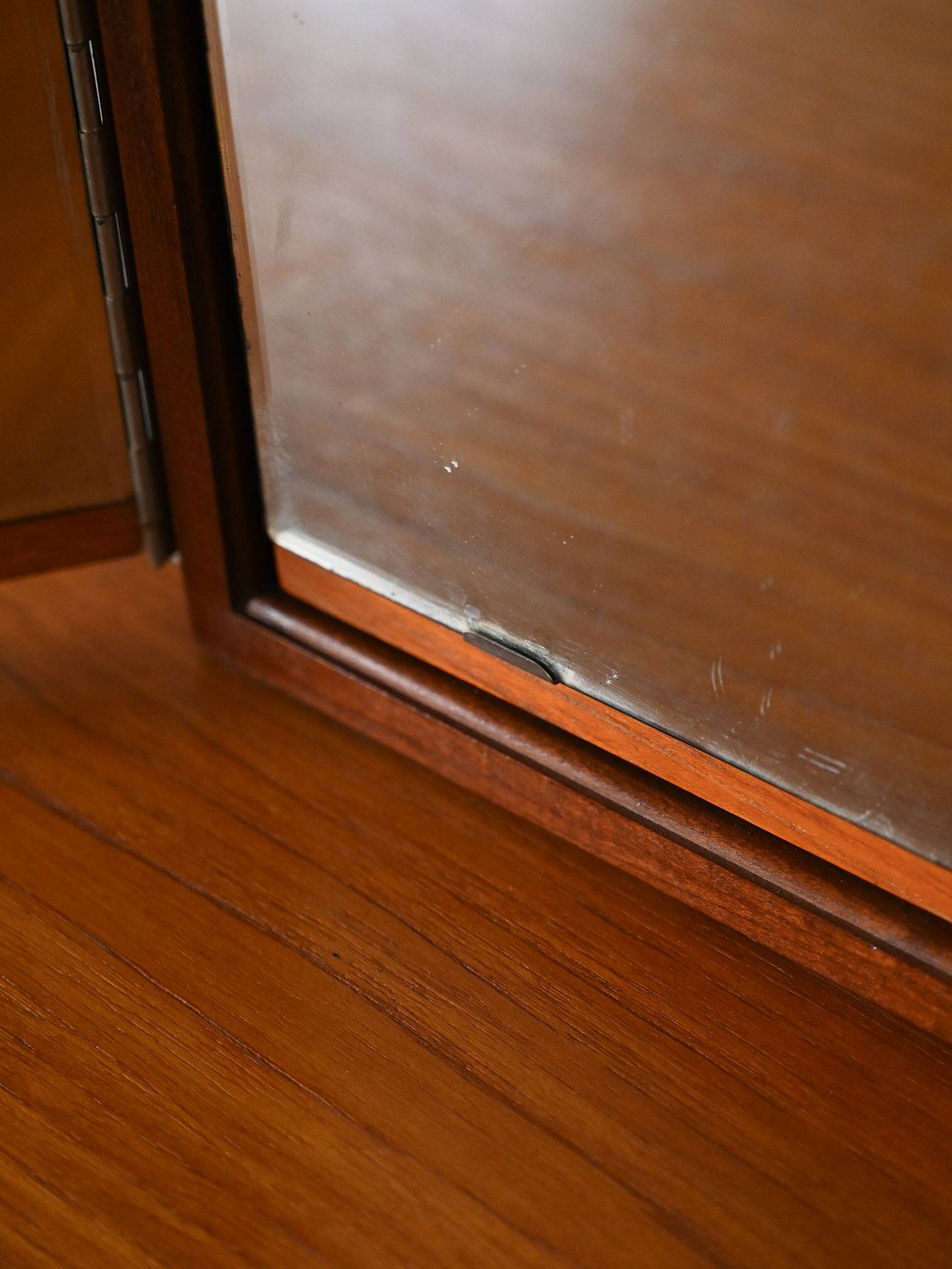 Scandinavian dressing table with mirror