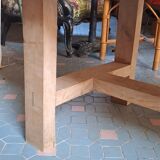 Table bassr brutaliste