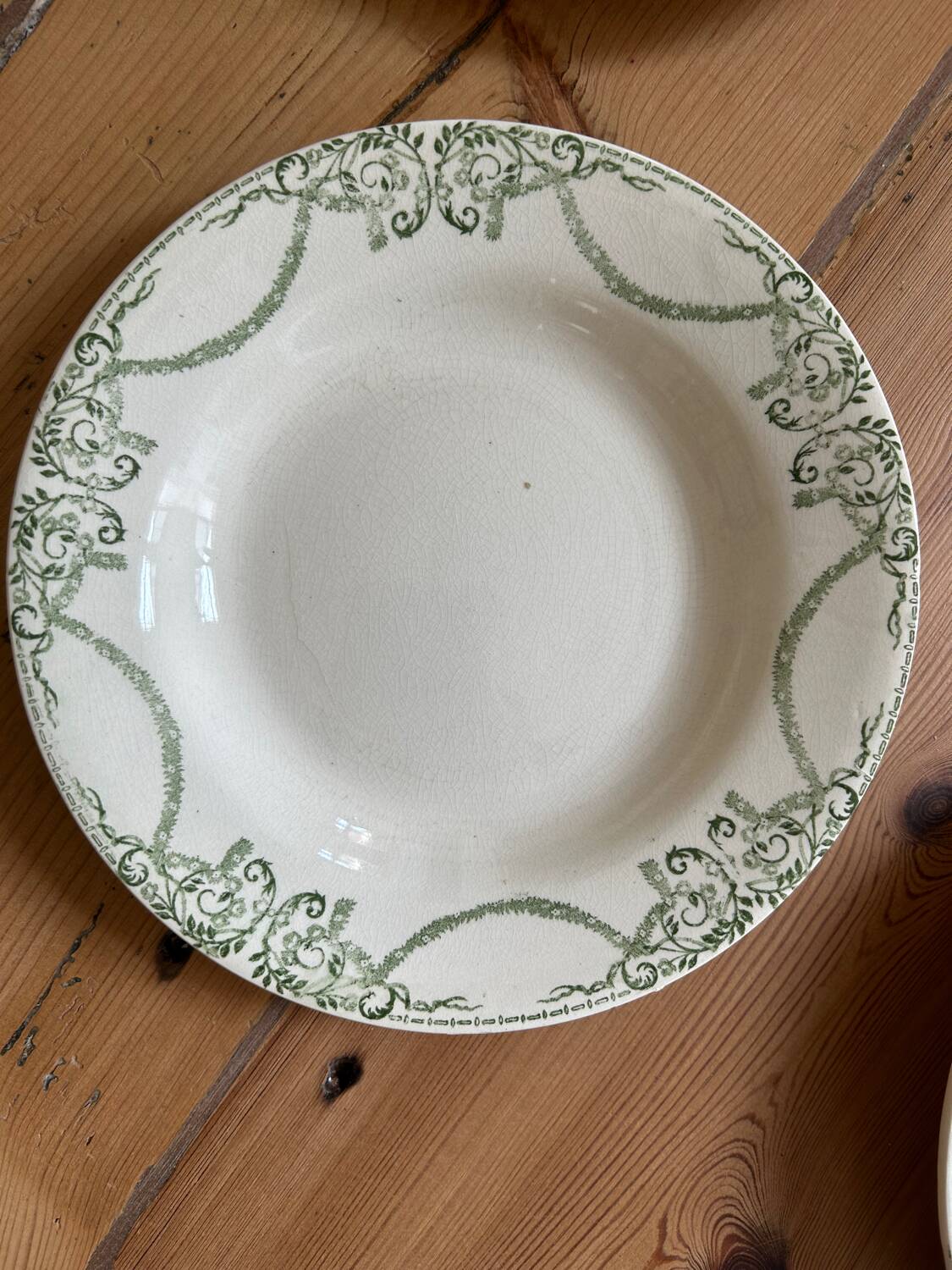 Set of 6 old soup plates