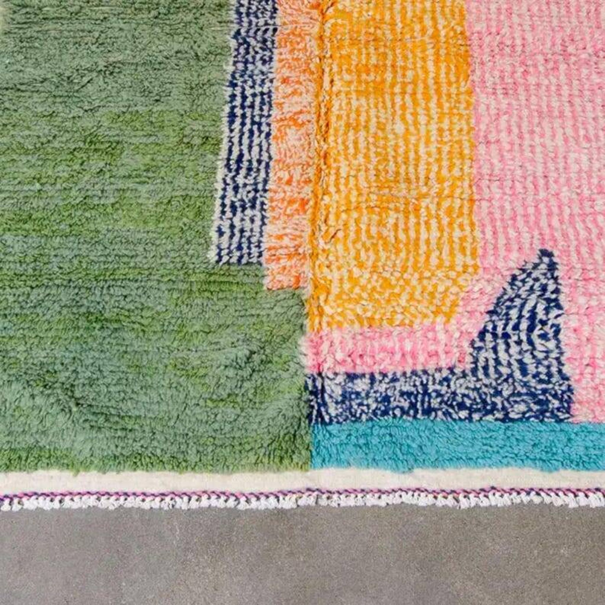 Moroccan Berber rug 270cm x 150cm