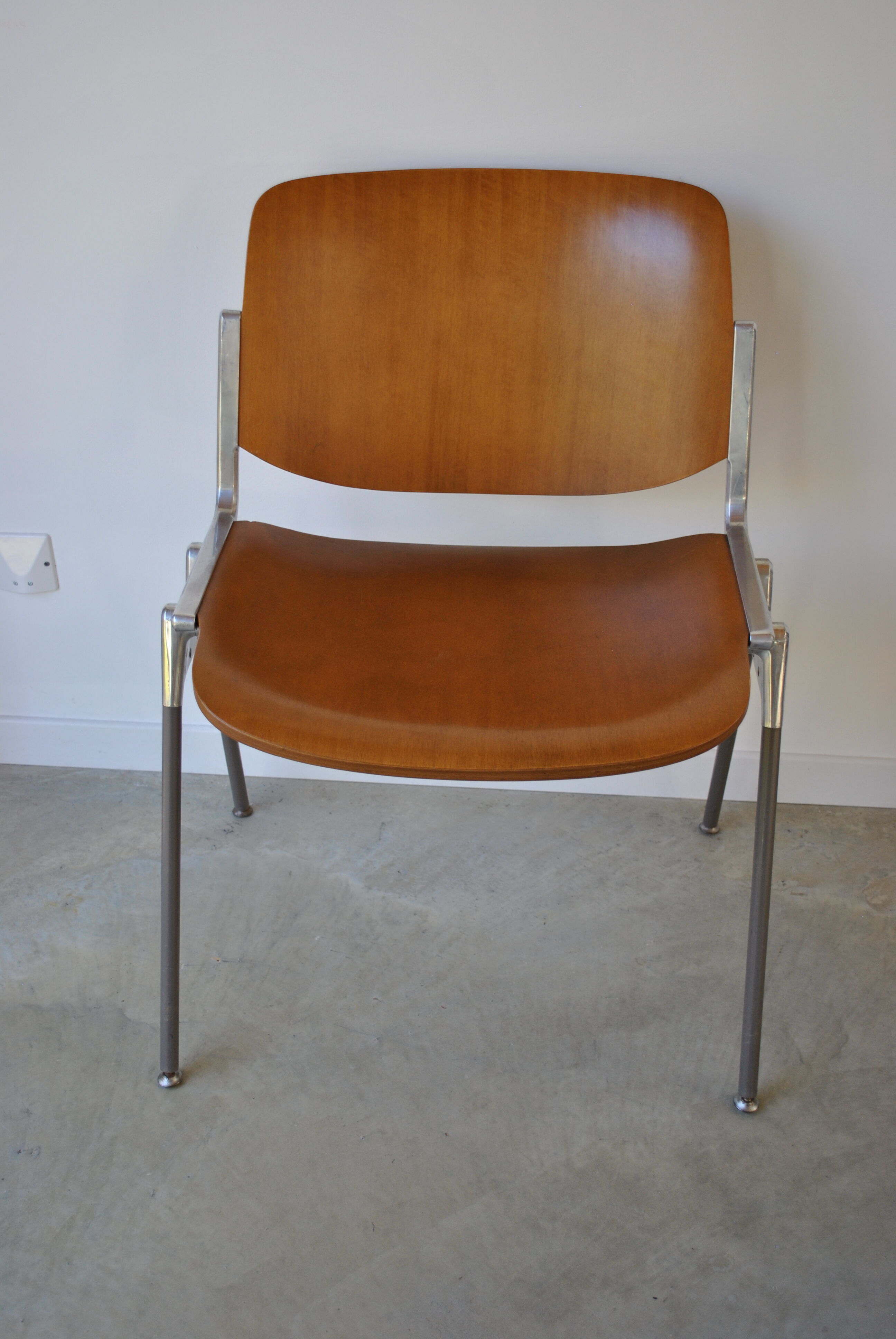 Chaises DSC-106 de Giancarlo Piretti éditées par Anonima Castelli ,1970