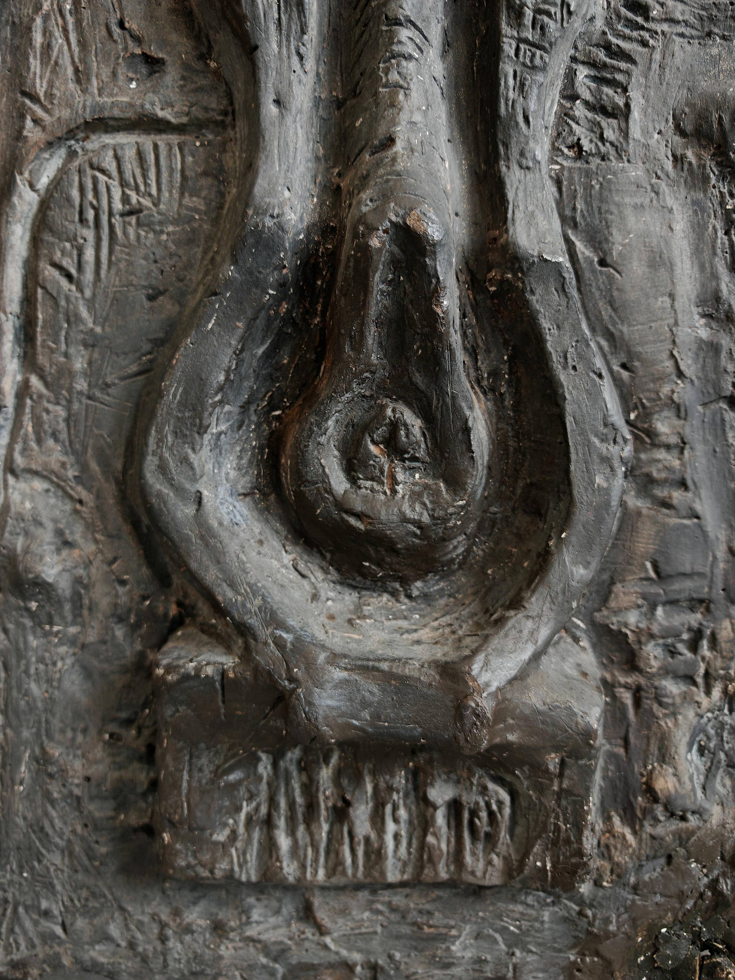 Sculptural anthropomorphic bas-relief by Venija Vučinić in plaster.