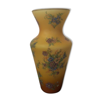 Opaline vase marmorean decoration