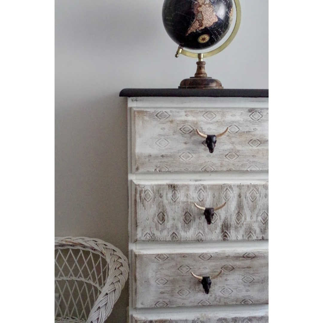 Chest of drawers