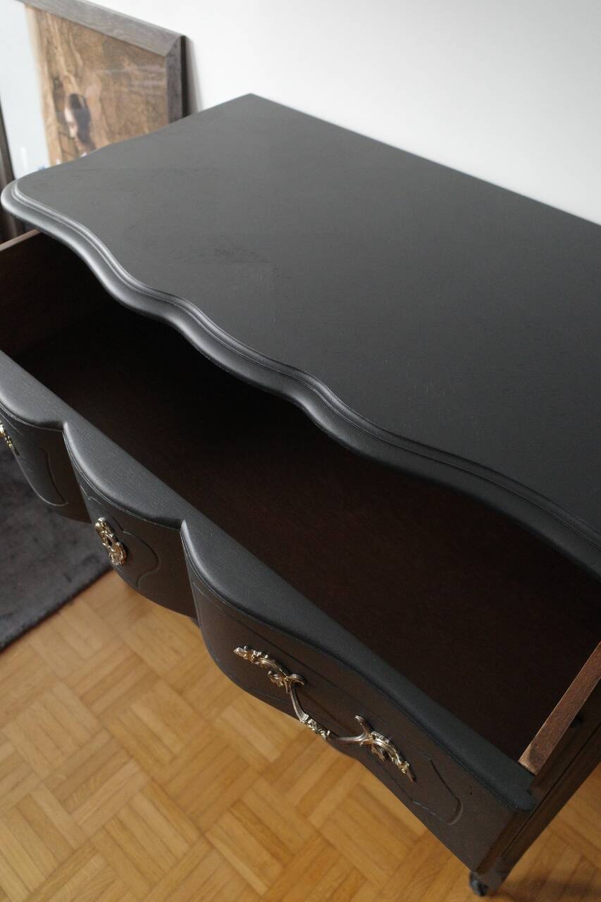 Vintage black chest of drawers