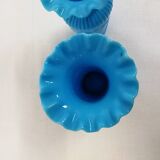 Paire de vases en opaline bleu