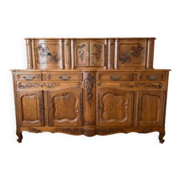 Grand buffet bas provençal en bois massif sculpté