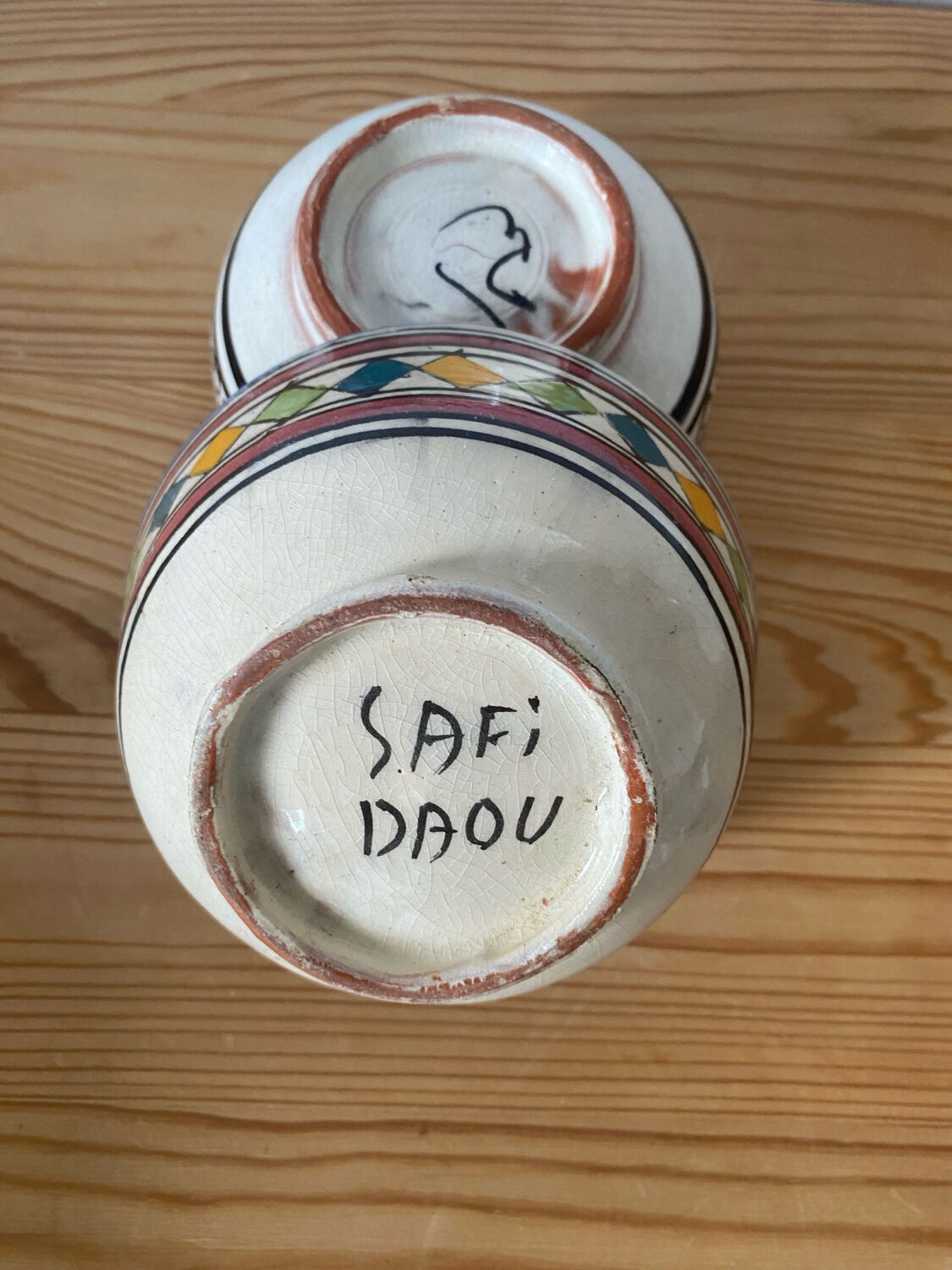 2 bowls signed Moroccan craftsmanship.