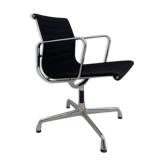 Fauteuil modèle 107 de Charles & Ray pour Vitra