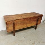 Wooden chest kneaded maie
