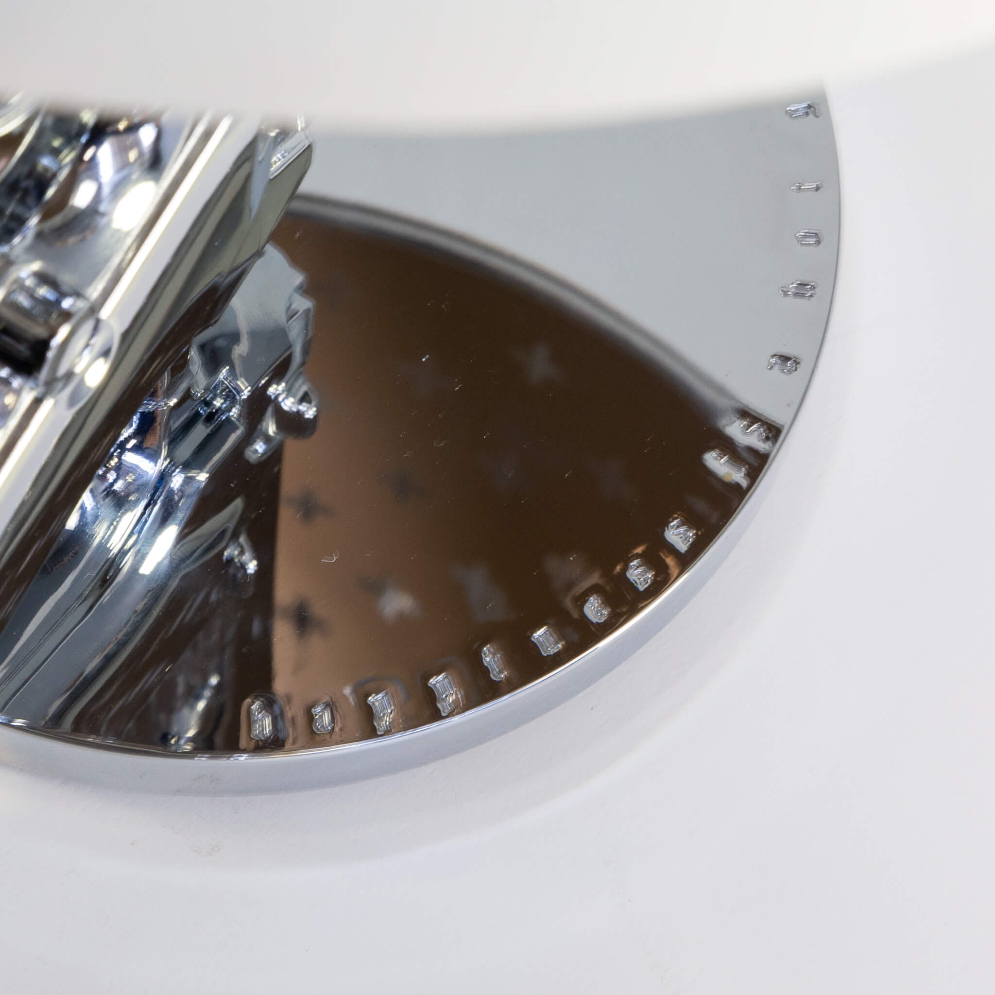 Philippe Starck ‘gun’ tablelamp for Flos