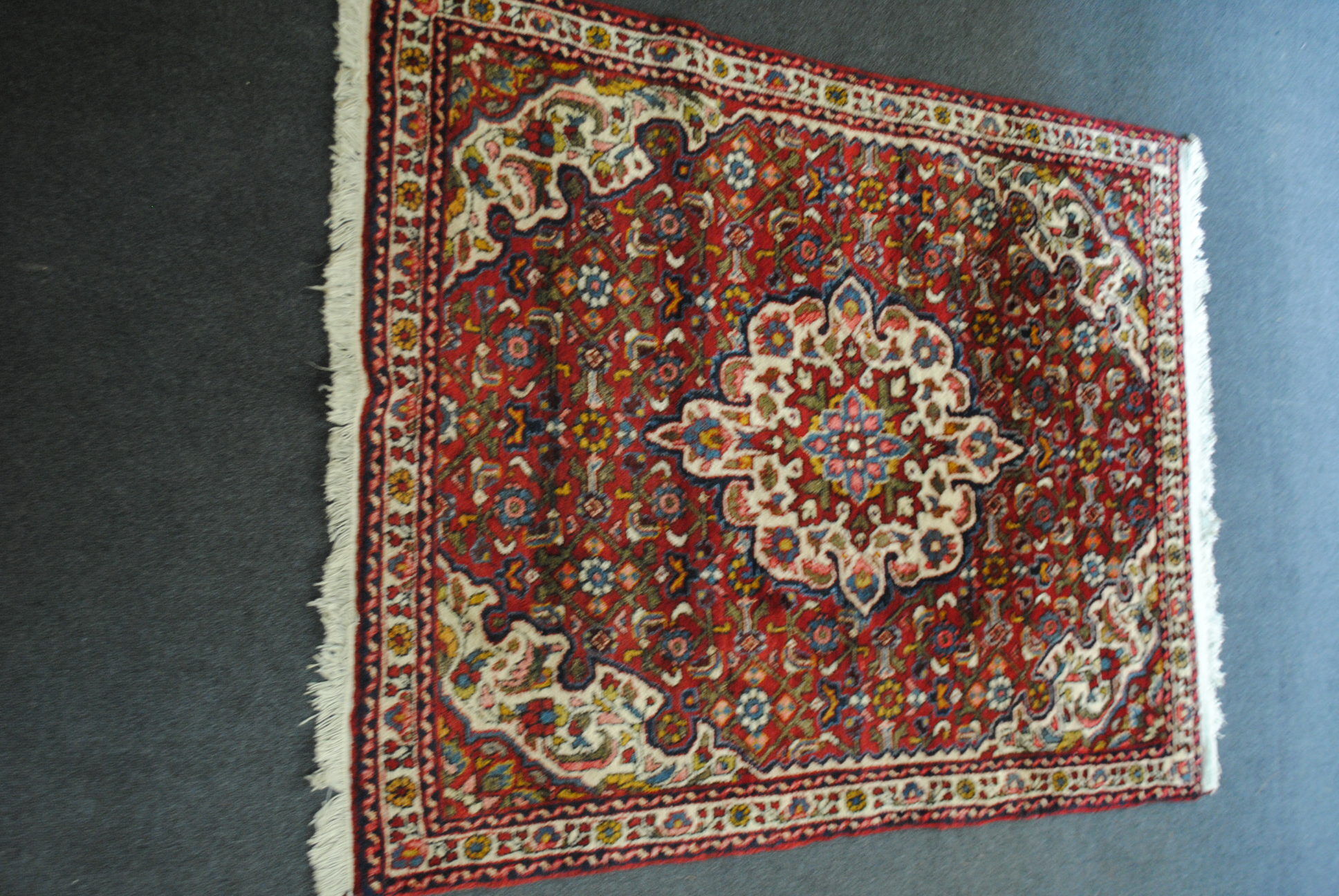 Persian rug authentic 147cmx110cm in perfect