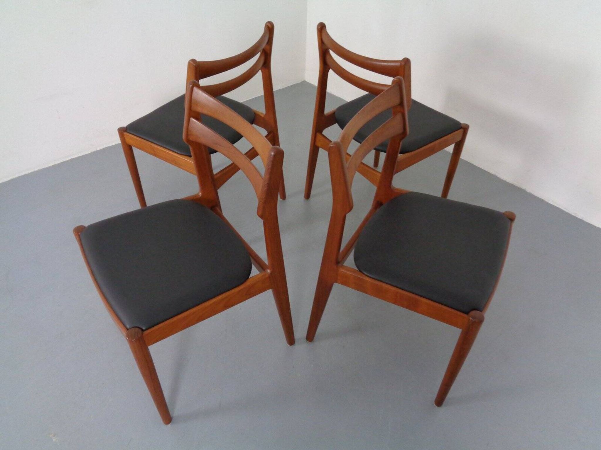 Danish Teak Dining Chairs from Vamo Mobelfabrik, 1960s, Set of 4