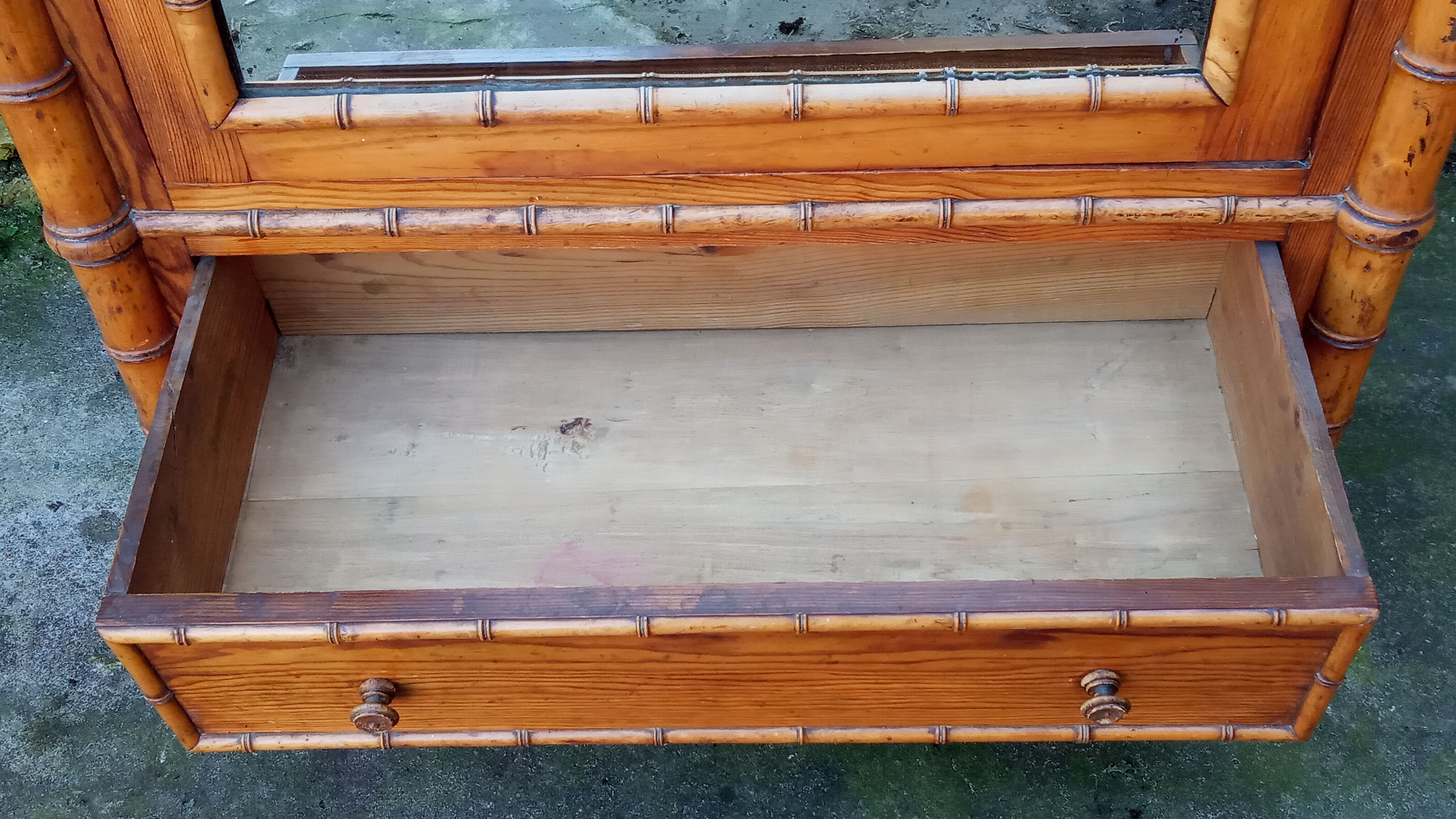 Early 20th century wardrobe in turned pine and pitch pine