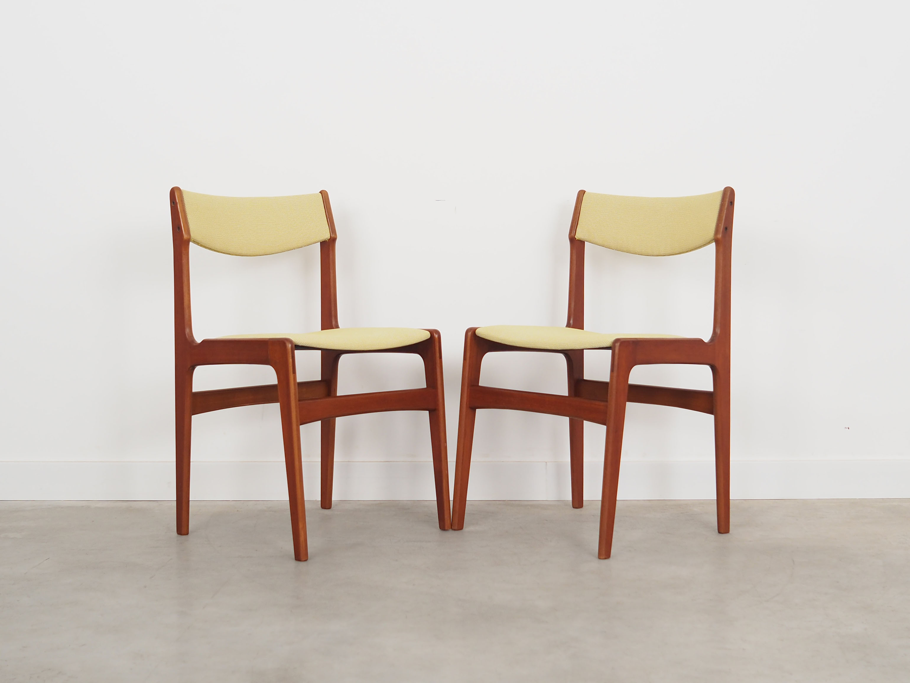 Set of two teak chairs, Danish design, 1970s, production: Denmark