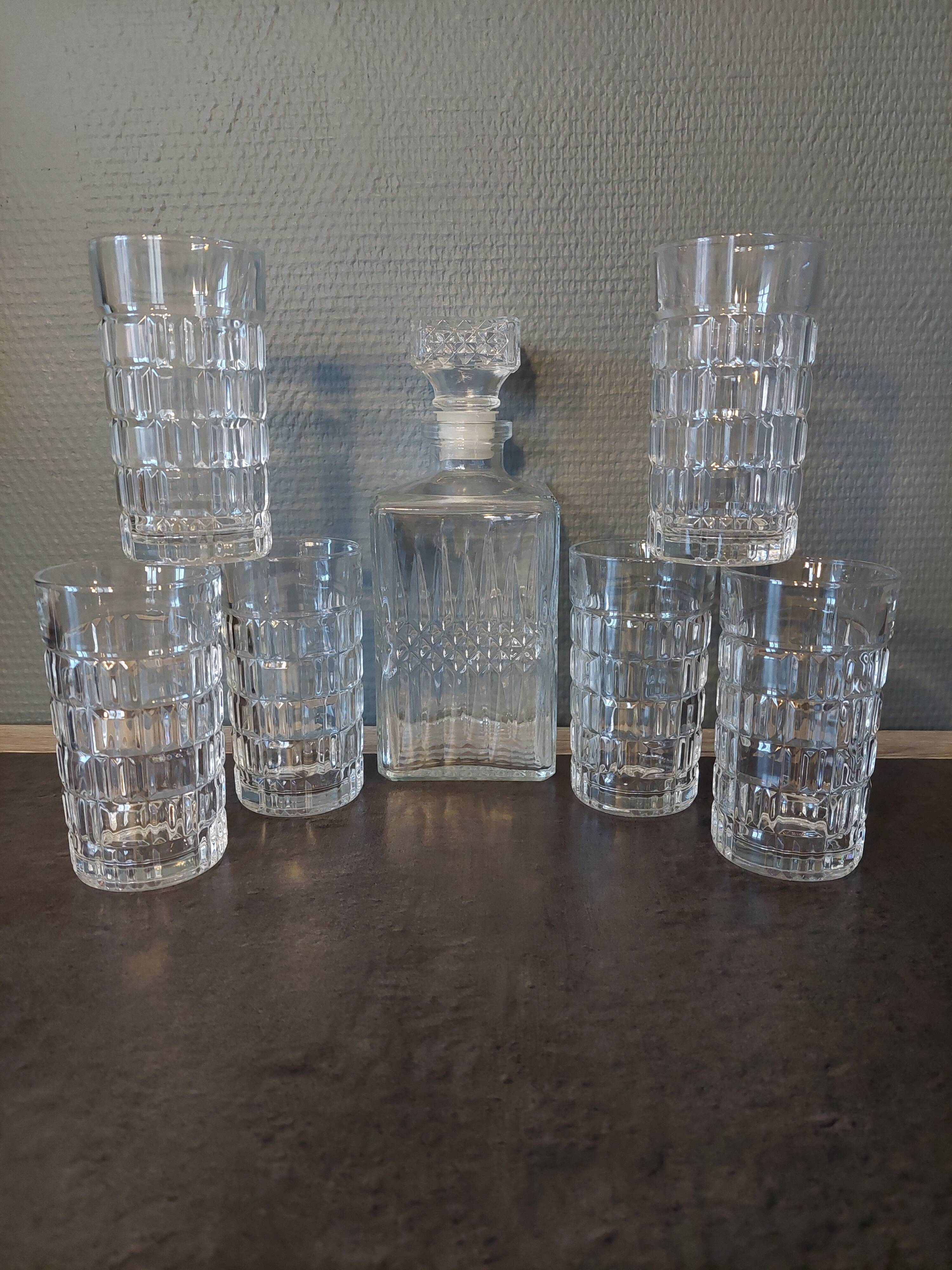 Whisky glasses and decanter
