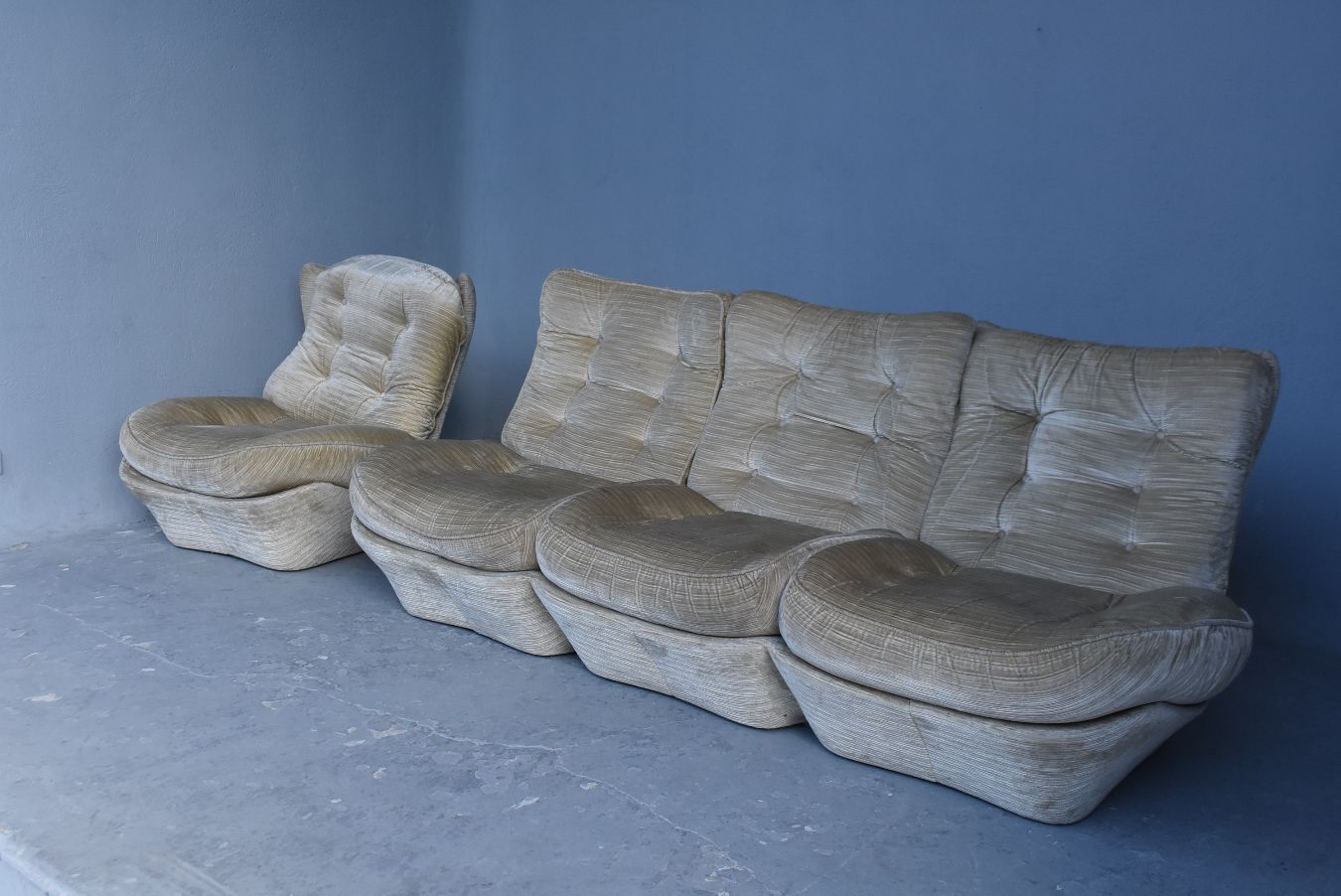 Salon baquet en velours beige vintage années 70