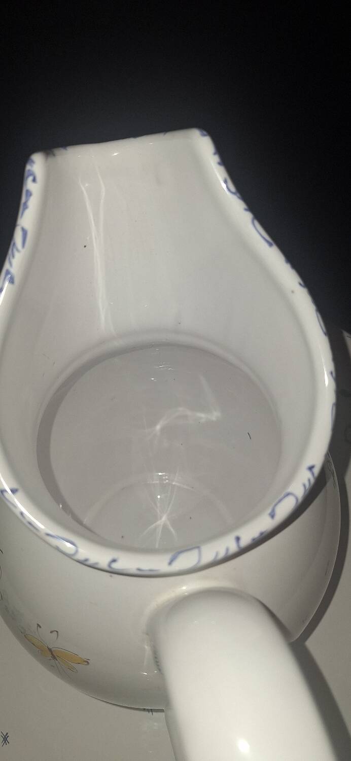 Vase Moustiers workshop A.Baratta (A.B)