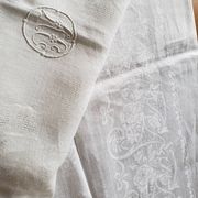 Nappe ancienne damassée + 12 serviettes