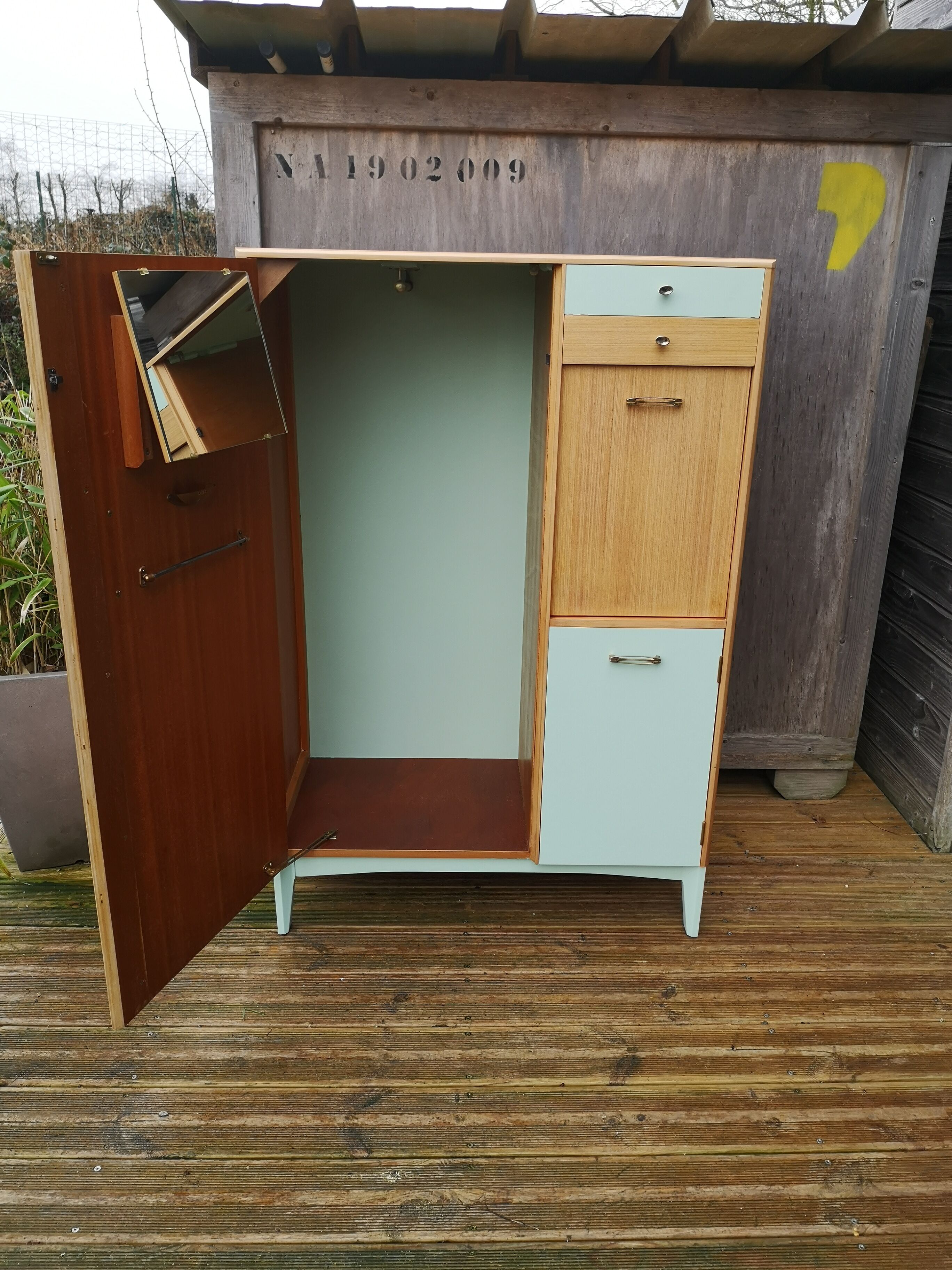 English wardrobe 60