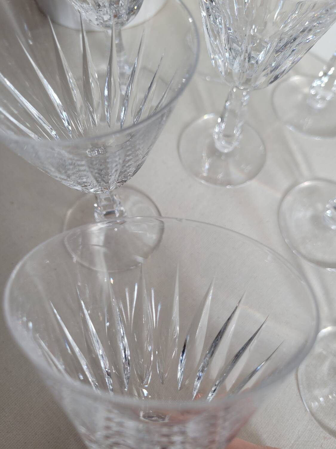 Set of 9 Villeroy and Boch white wine glasses