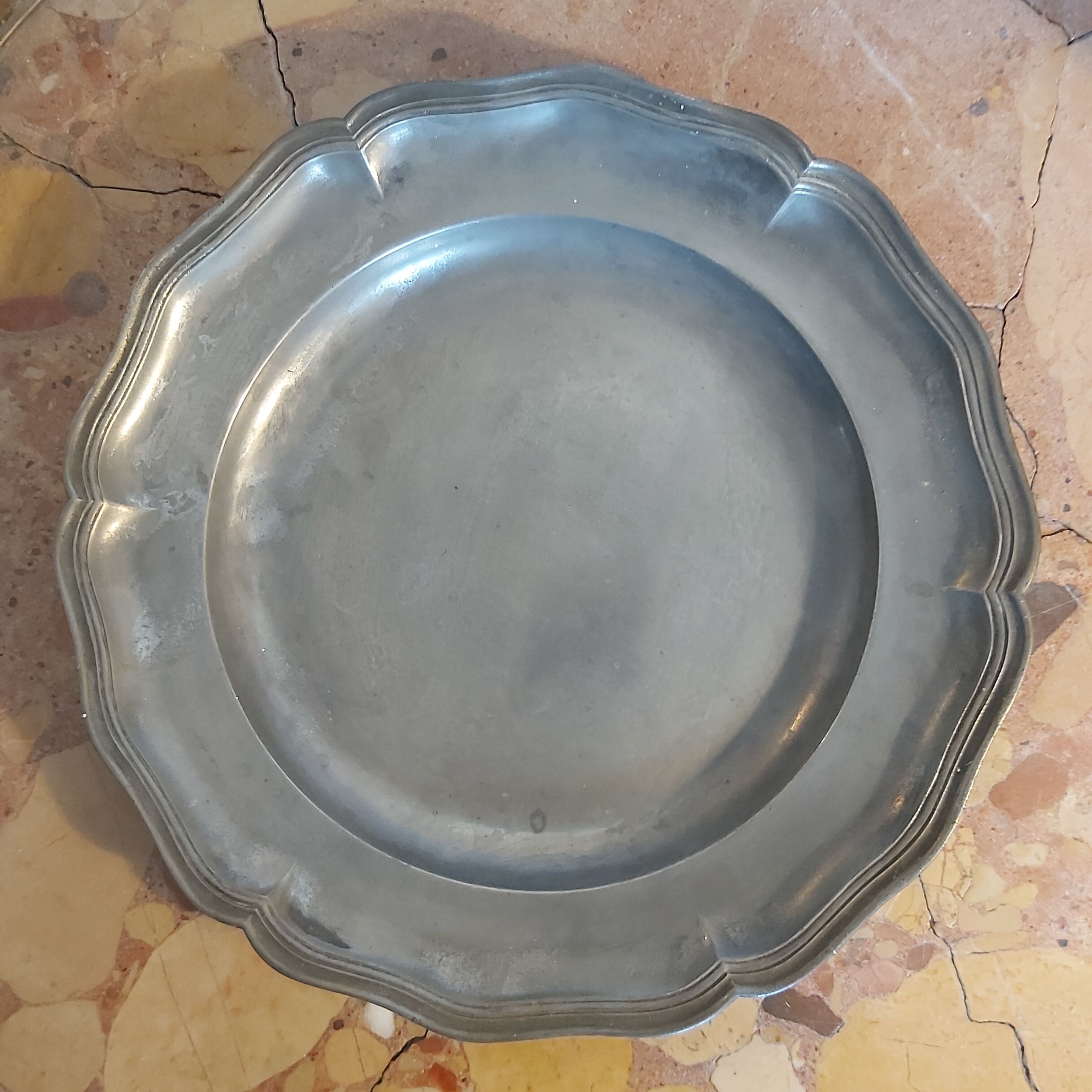Plat en étain