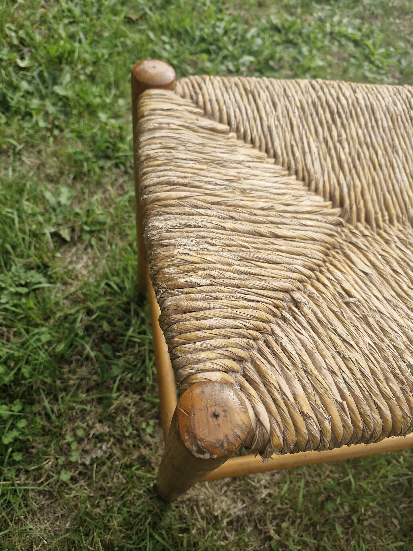 Wood and straw bench