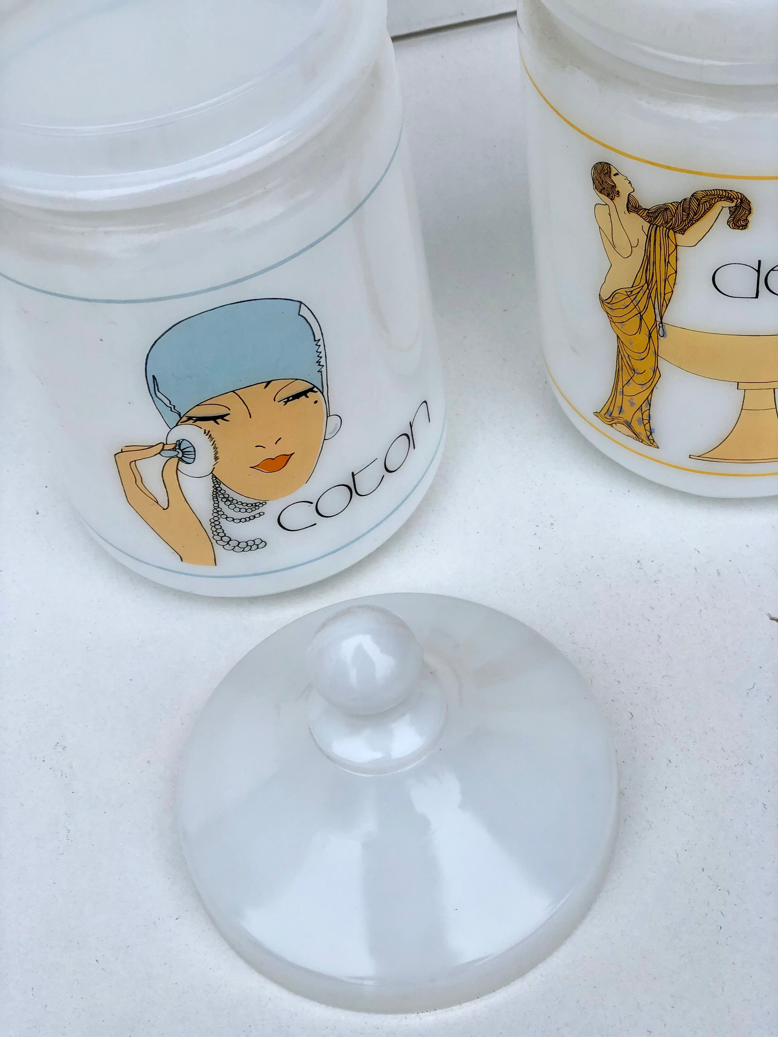 Vintage bathroom pot set