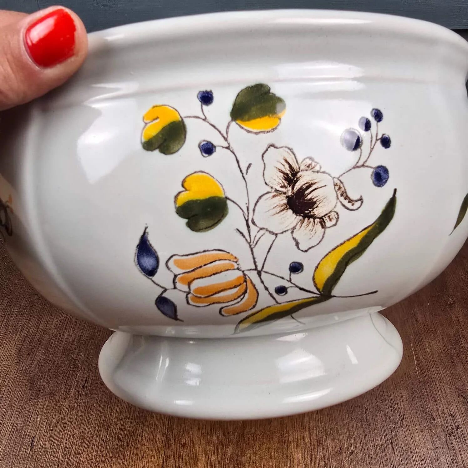 Vintage soup tureen base MBFA Pornic Aunis M.A., hand-painted earthenware