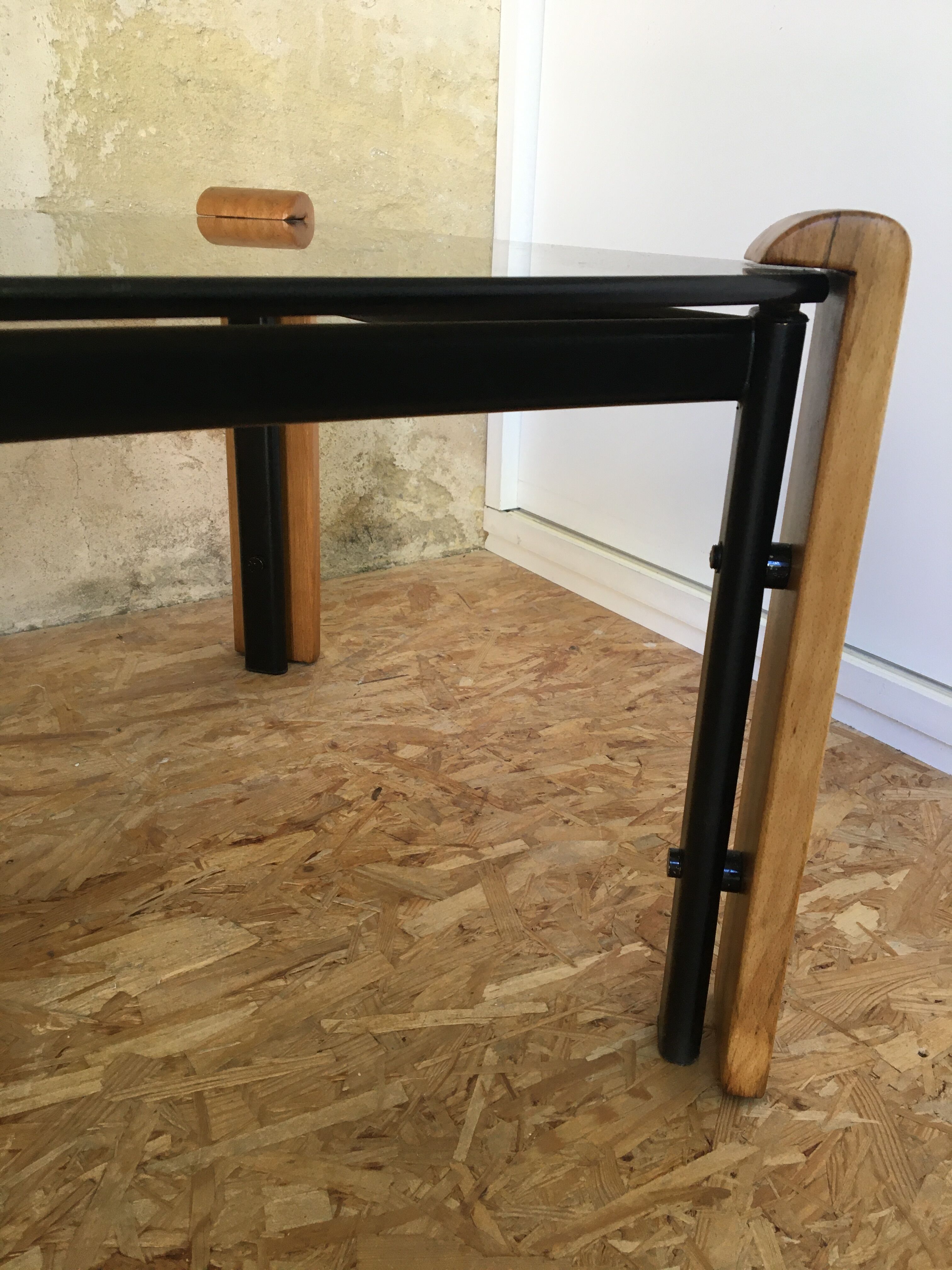 Scandinavian coffee table in smoked glass square metal/wood legs