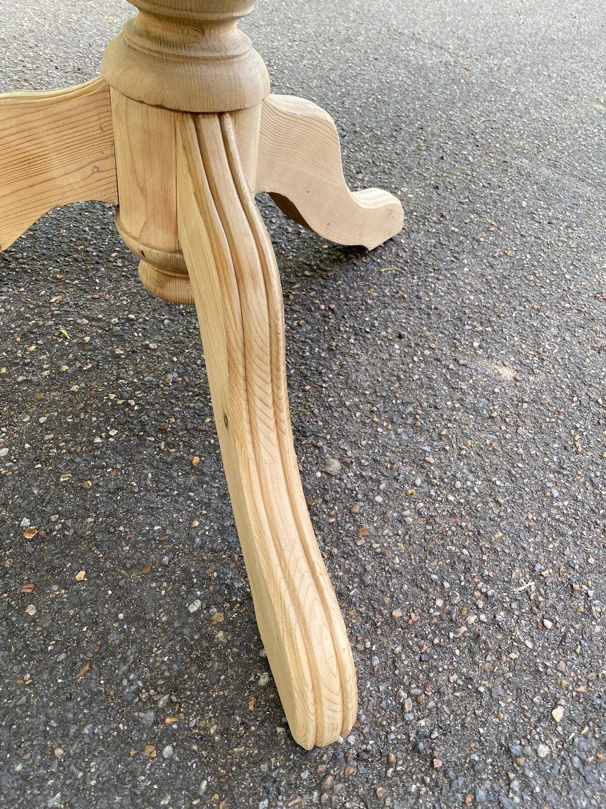 Interior's extendable solid wood round table tripod 160cm