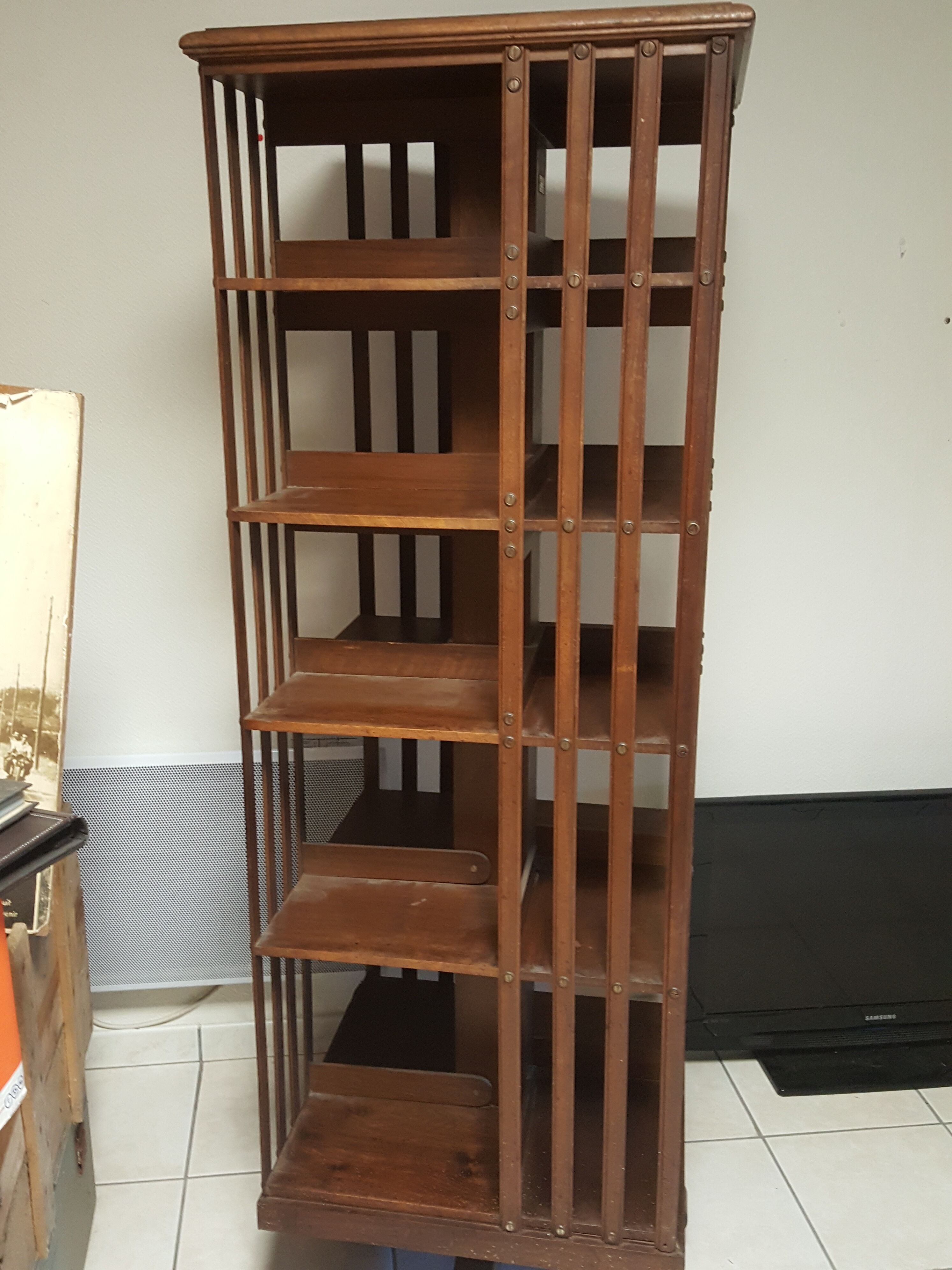 Revolving terquem bookcase