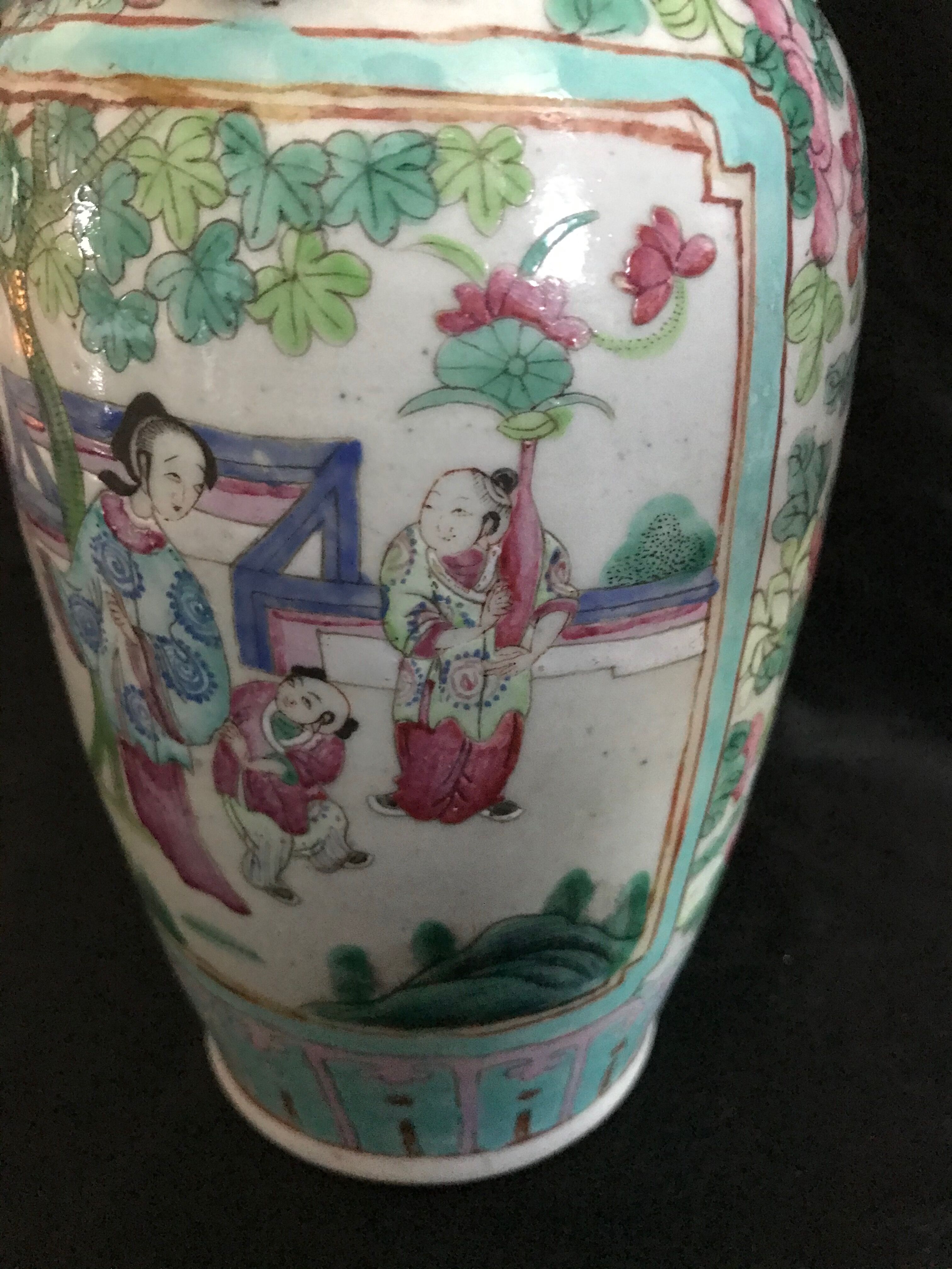 Vase - Canton - Porcelain - Family Scene - China - 19th Century
