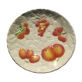 Plat vintage en Barbotine de Salins à décor de fruits