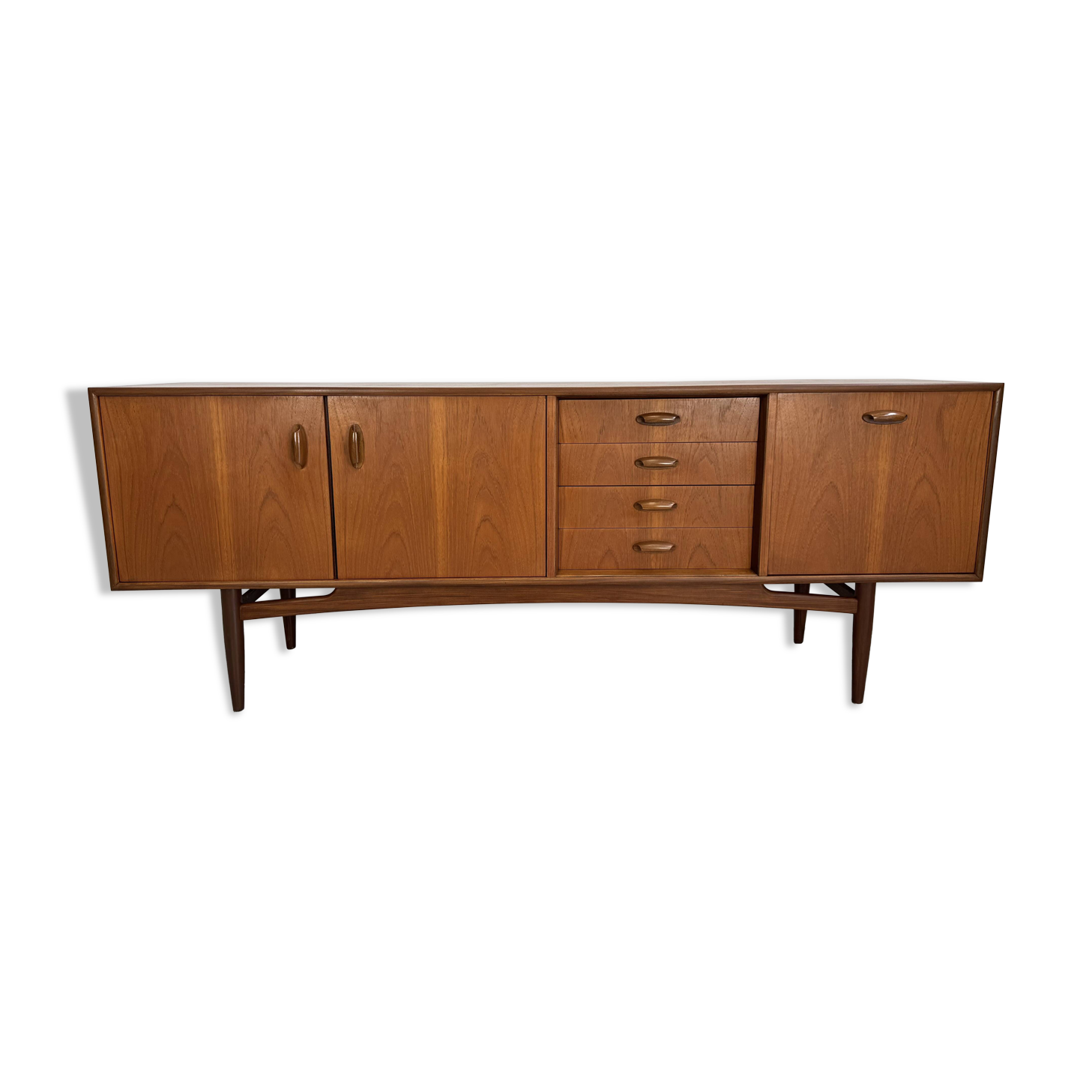 Vintage dressoir van G-Plan design Victor Wilkins uit de "Brasilia"