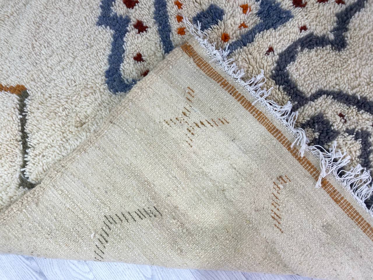 Handcrafted Moroccan Berber carpet 207 x 166 CM