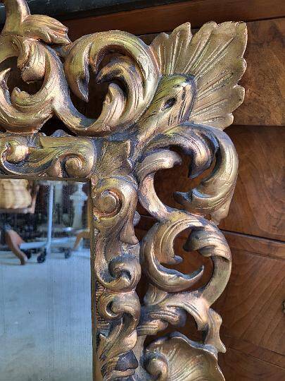 Miroir en bois dore a coquille