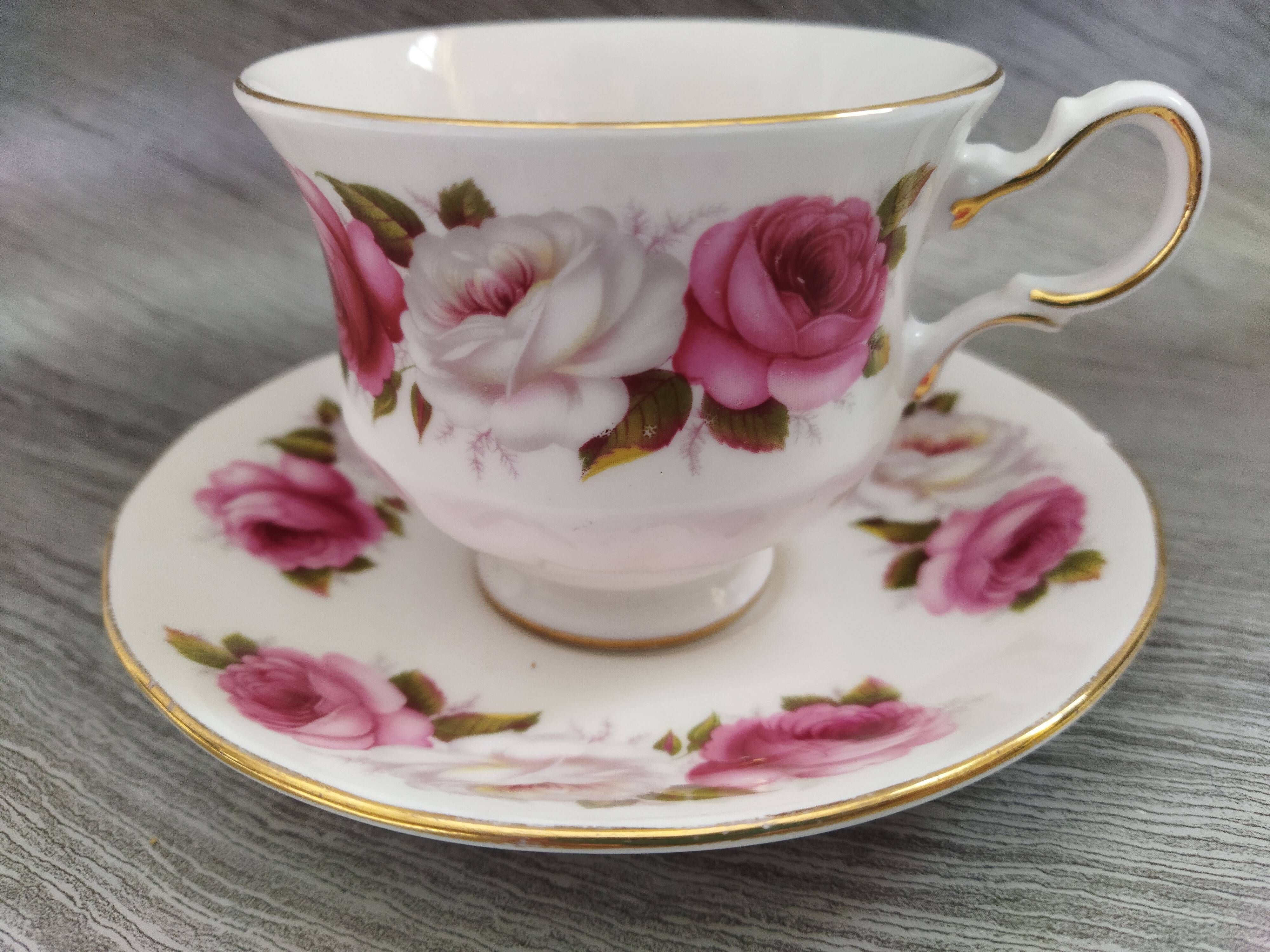Service à Thé Alice Au Pays Des Merveilles – Théière + Tasse, Porcelaine Anglaise, Lavable Au Lave-vaisselle