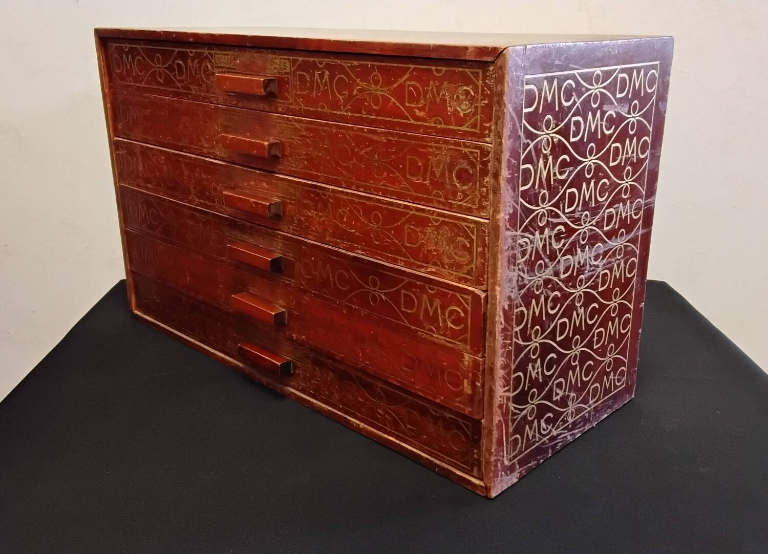 Coffret/ petite commode de mercerie vintage de la marque DMC